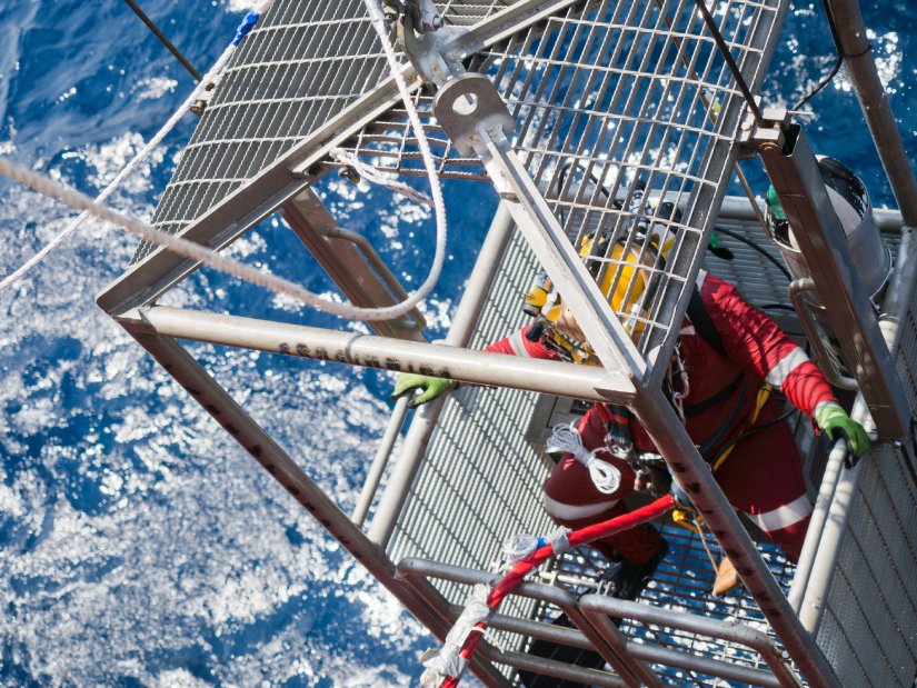 Unravelling the Symbiosis of ROVs, AUVs, and Optical Precision