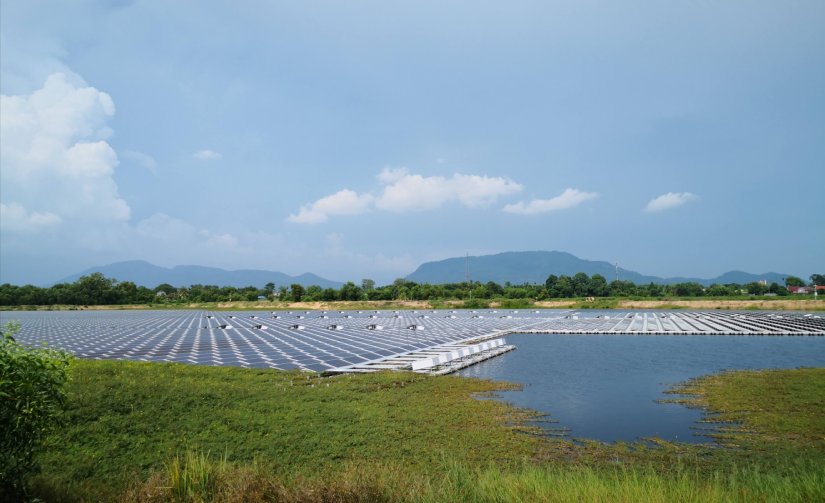 a floatovoltaics farm